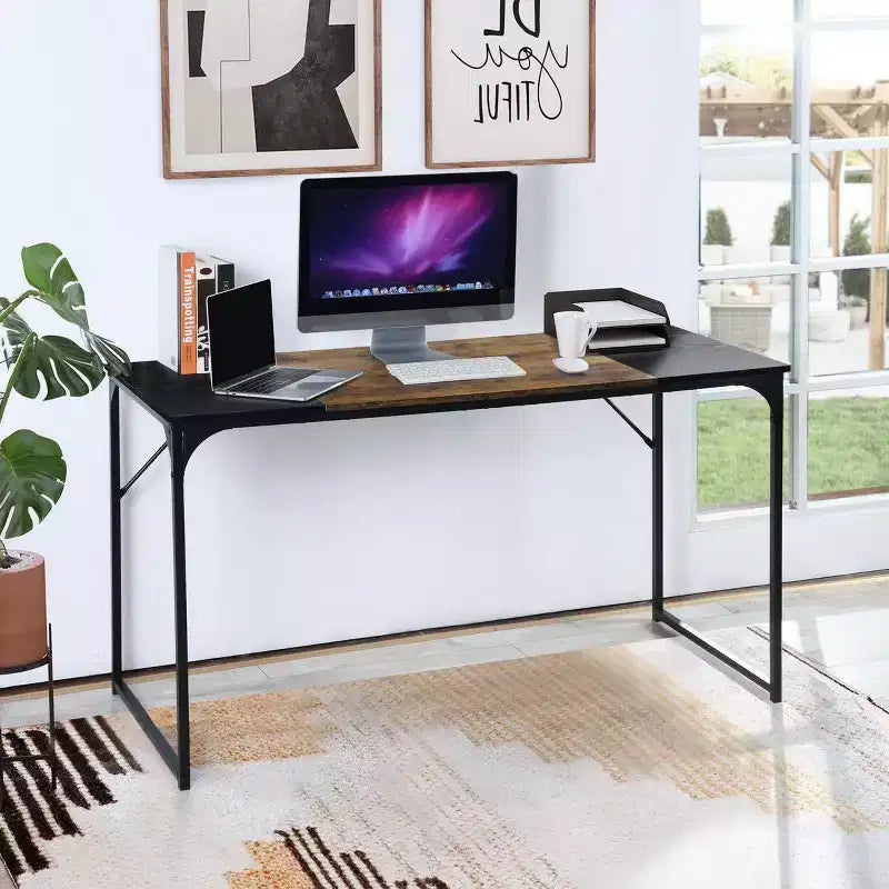 Scrivania per computer da 55", marrone e nera, monoposto, struttura in metallo